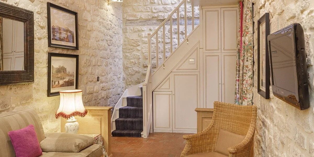 Stairs in the Duplex Suite at La Perle Lobby and stairs in the Duplex Suite of the hotel La Perle in Paris.